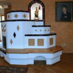 Großer Kachelofen mit Sitzbank - Ofenexperte Senemann